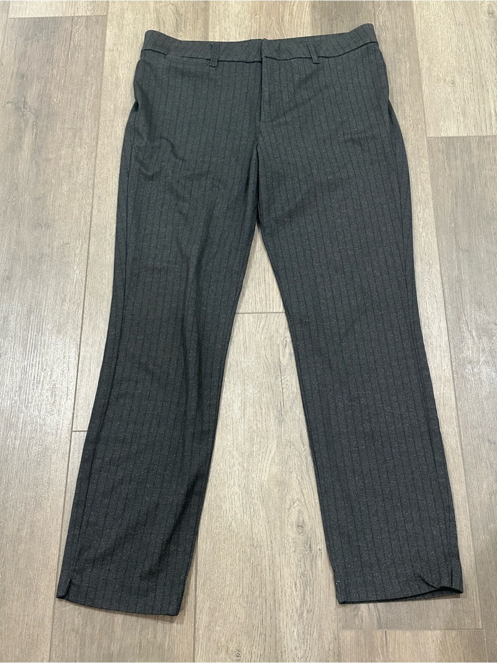 Kut from the Kloth Dark Gray Pinstripe Cropped Ankle Dress Pants 12 Long/Tall